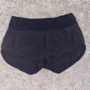 Lululemon Speed Up 2.5 Short, lined, size 2, black color